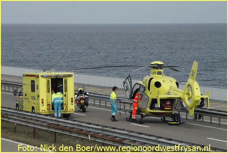 Lifeliner1 inzet Afsluitdijk Foto: Nick den Boer