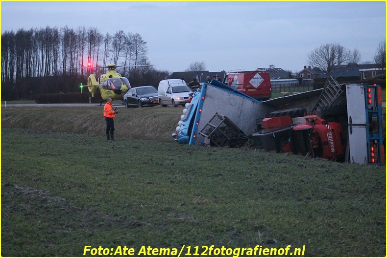 2013-12-16 Foto's van ongeval Dongerawei Oosternijkerk (54)-BorderMaker