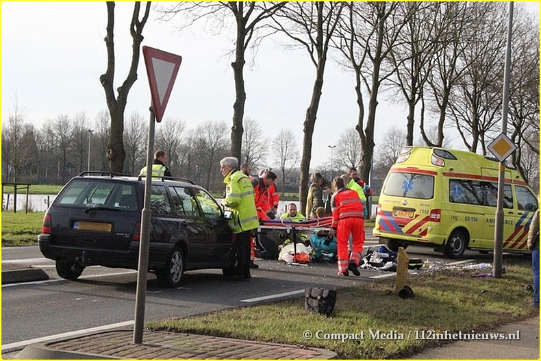 112 Vrouw ernstig gewond N855 Dwingeloo 4-BorderMaker
