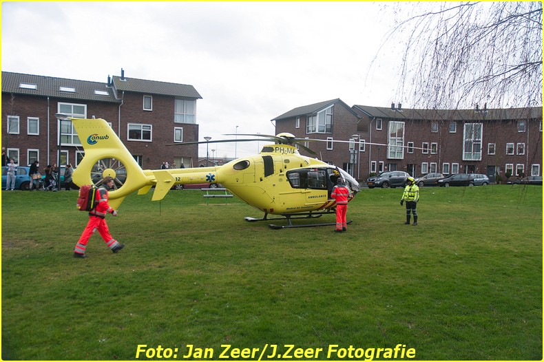 2014-02-01 Inzet traumahelikopter Wateringse-veld 010-BorderMaker