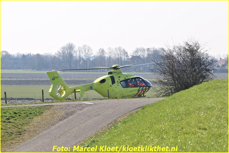 lifeliner bij ongeval zandkreekweg Wolphaartsdijk 5-3-2014 014-BorderMaker