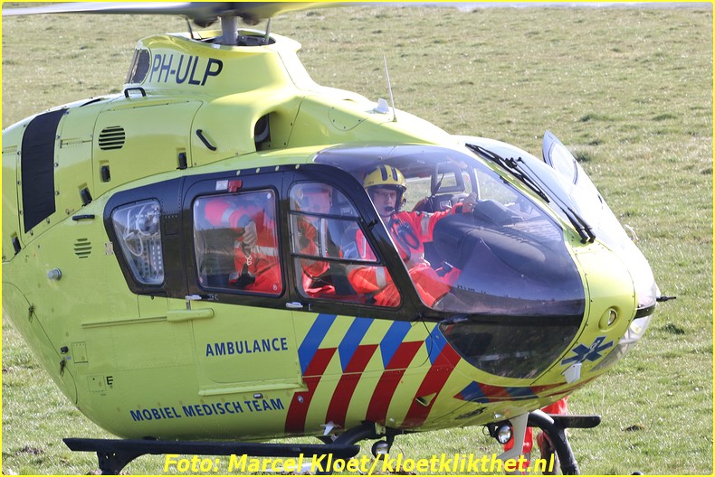 lifeliner bij ongeval zandkreekweg Wolphaartsdijk 5-3-2014 104-BorderMaker