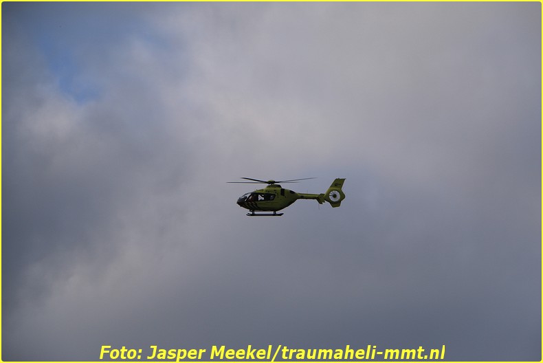 2014 0619 Traumaheli Inzet Ijweg te Hoofddorp 010 (1)-BorderMaker