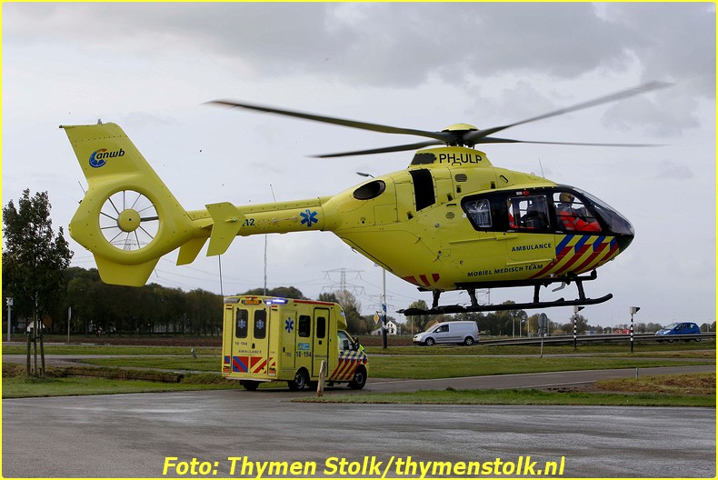 2014 10 22 Man gewond geraakt bij bedrijfsongeval Sgravendeel Tstolk 001 (1)-BorderMaker