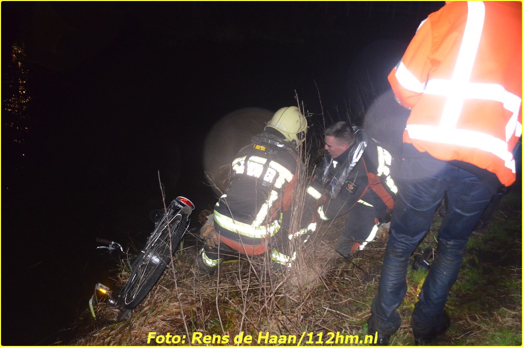 2015 01 13 Man gered van verdrinkingsdood Haastrecht_Rens de Haan (2)-BorderMaker