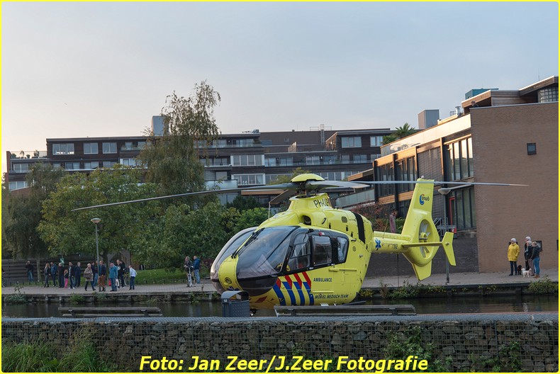 2015-10-19 Dubbele traumahelikopter inzet Schiedam 001-BorderMaker