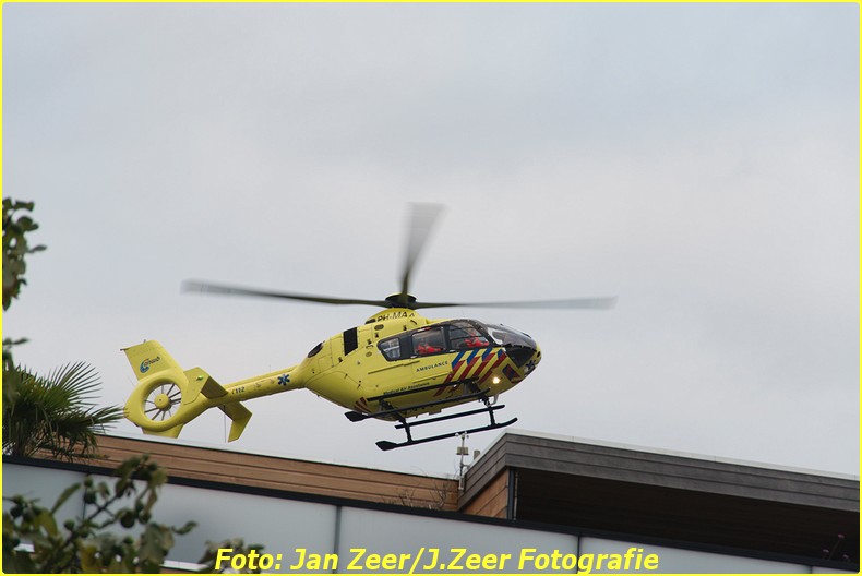 2015-10-19 Dubbele traumahelikopter inzet Schiedam 007-BorderMaker