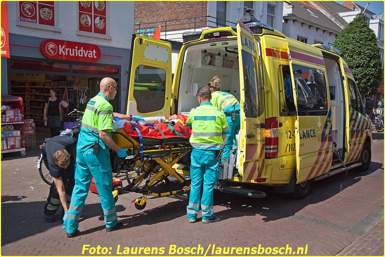 Bloemendaalseweg - Oudere man met fiets gevallen