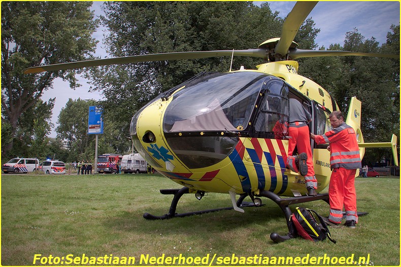 Traumaheli 20160724 Segbroeklaan 's Gravenhage - SN - 003-BorderMaker