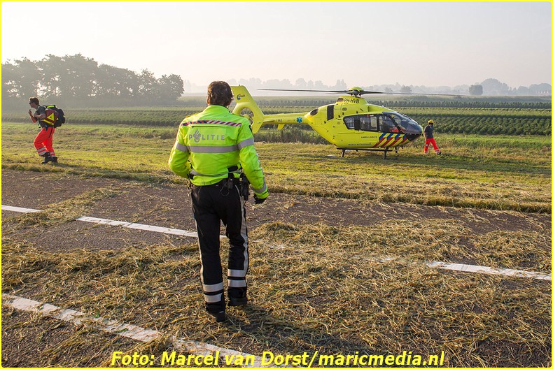 TERHEIJDEN - Op de A59 hebben vrijdagochtend rond acht uur twee botsingen met een vrachtwagen plaatsgevonden ter hoogte van Terheijden. Het tweede ongeval vond plaats in de file van het eerste ongeval. Bij het tweede ongeval is een bestuurder zwaargewond geraakt. De snelweg richting Oss is afgesloten tot elf uur, meldt de VID.