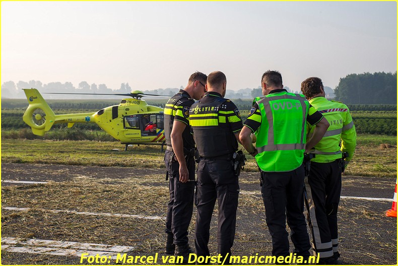 TERHEIJDEN - Op de A59 hebben vrijdagochtend rond acht uur twee botsingen met een vrachtwagen plaatsgevonden ter hoogte van Terheijden. Het tweede ongeval vond plaats in de file van het eerste ongeval. Bij het tweede ongeval is een bestuurder zwaargewond geraakt. De snelweg richting Oss is afgesloten tot elf uur, meldt de VID.