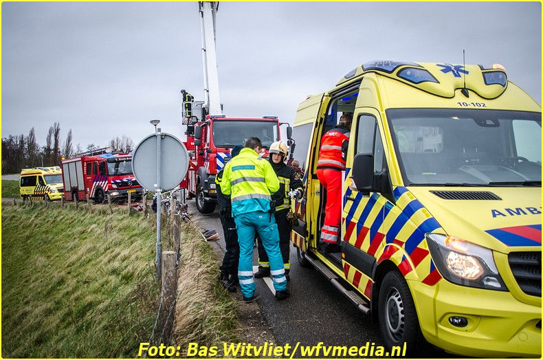 20161225_ivstudio_venhuizen-zuiderdijk_ongeval-2-bordermaker