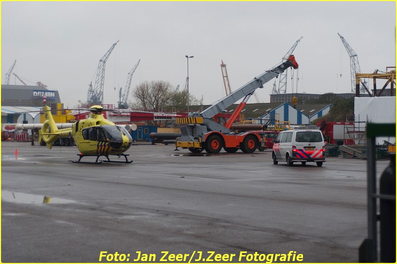 2013-12-17 Bedrijfsongeval HSM steel structures, Schiedam 041-BorderMaker