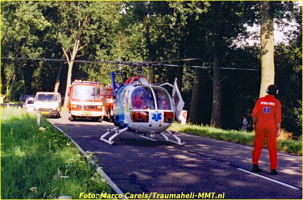1995 07 14 Rijpwetering 2 BorderMaker - 25 jaar geleden: Juli 1995 Lifeliner1 bij ernstig ongeval Rijpwetering