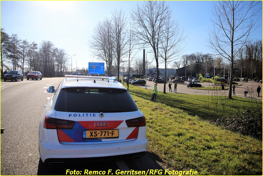 21-02-28 Prio 1 Verkeersongeval - Lekdijk-West (Schoonhoven) (13)-BorderMaker