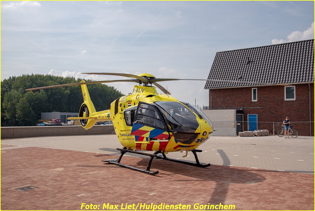 DSC 1154 BorderMaker - Traumahelikopter ingezet bij medische noodsituatie in Hardinxveld-Giessendam